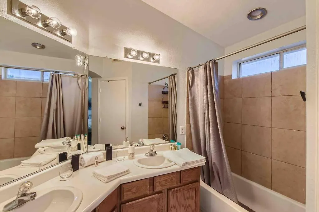 Modern Spacious 3 Bedroom Home Pool And Game Phoenix United States