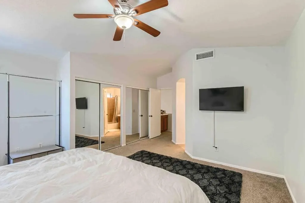 Modern Spacious 3 Bedroom Home Pool And Game Phoenix Holiday home
