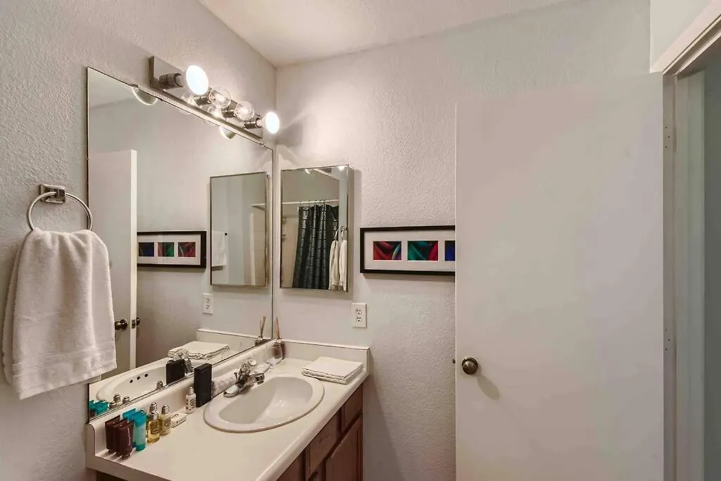 Modern Spacious 3 Bedroom Home Pool And Game Phoenix 0*,  United States