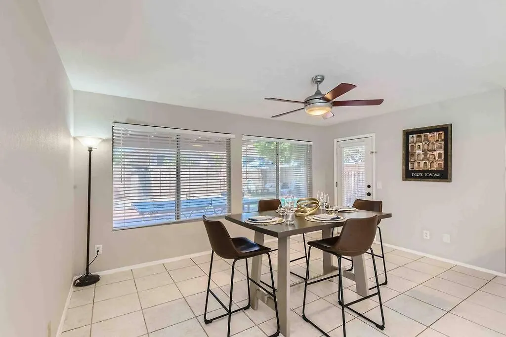 Holiday home Modern Spacious 3 Bedroom Home Pool And Game Phoenix United States