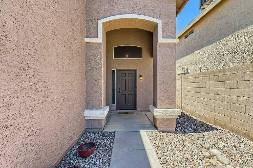 Holiday home Modern Spacious 3 Bedroom Home Pool And Game Phoenix United States